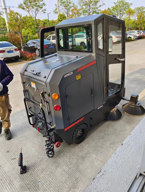 揚子全封閉掃地機(jī)的好處 揚子全封閉掃地機(jī)的好處